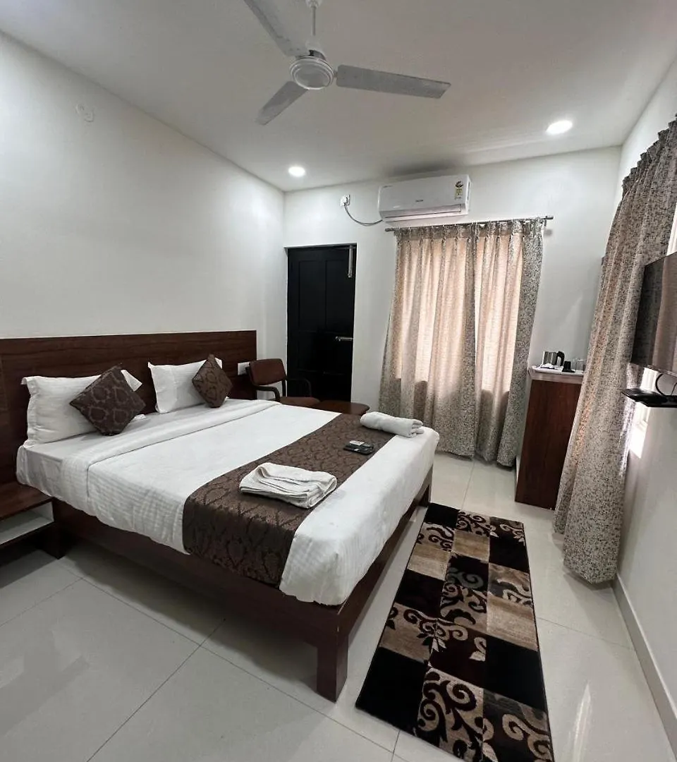 Hotel Queens Comfort Mysore 0*,